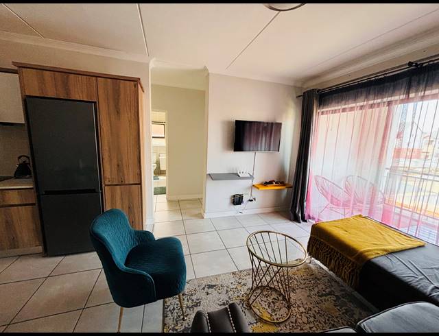 2 BEDROOM APARTMENT FOR SALE IN SILVER LAKES